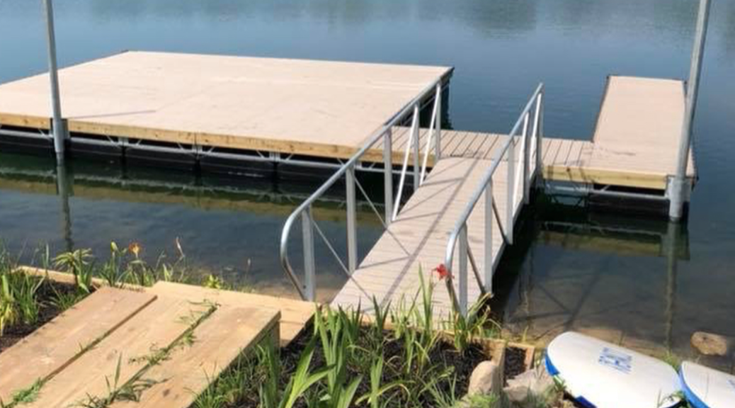 Pros and Cons of a Stationary Dock vs. Floating Dock Deatons